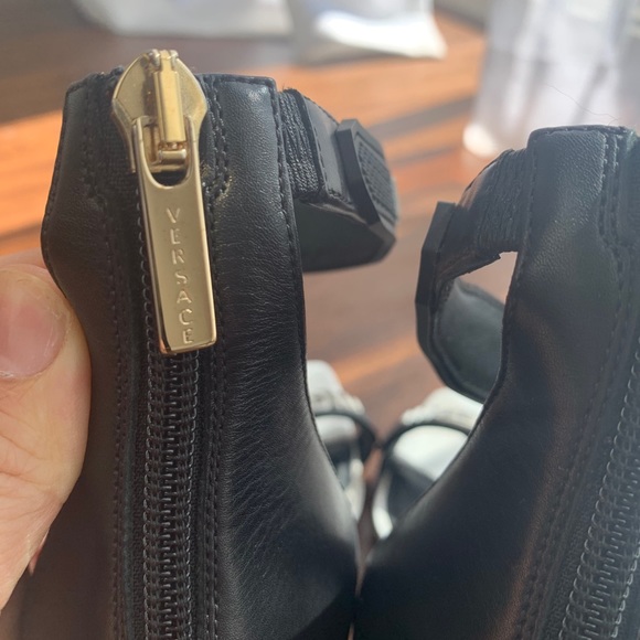 Versace heels - Picture 3 of 6